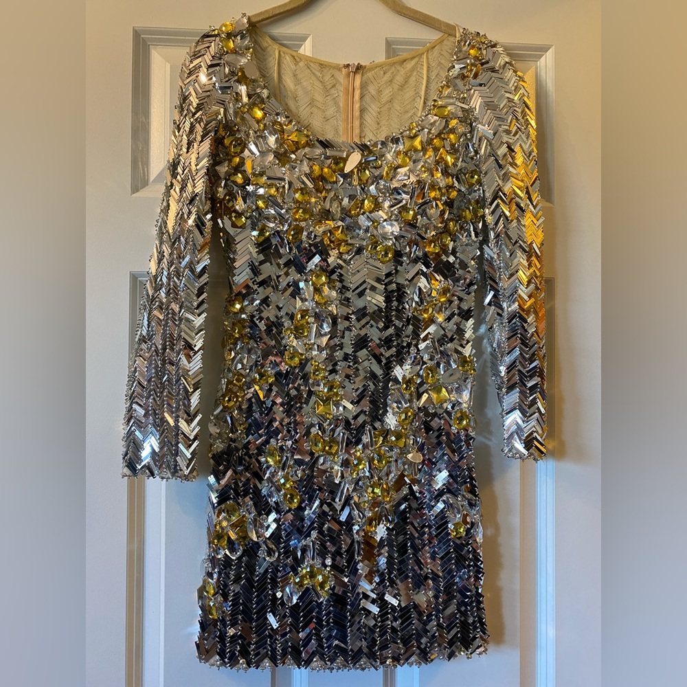 Jovani mini silver specks with gold crystals in size 6. Tags removed.